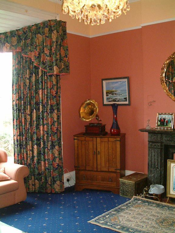 Bed and Breakfast Claremont House Дан-Лері Екстер'єр фото