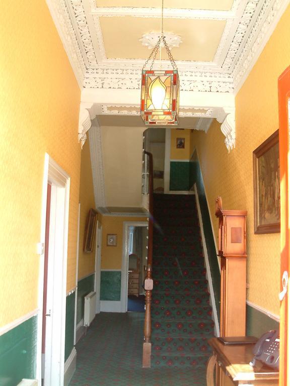 Bed and Breakfast Claremont House Дан-Лері Екстер'єр фото