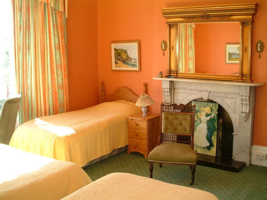 Bed and Breakfast Claremont House Дан-Лері Номер фото
